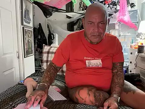Lovetatts64 webcams show profile image 