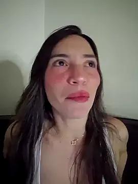 Loveuu-bae webcams show profile image 
