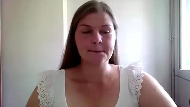 lovexCaroline from StripChat is Freechat