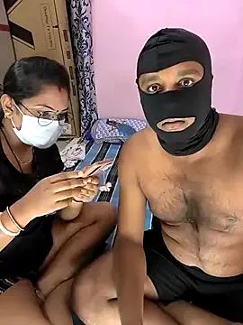 Lovlycouple1 from StripChat
