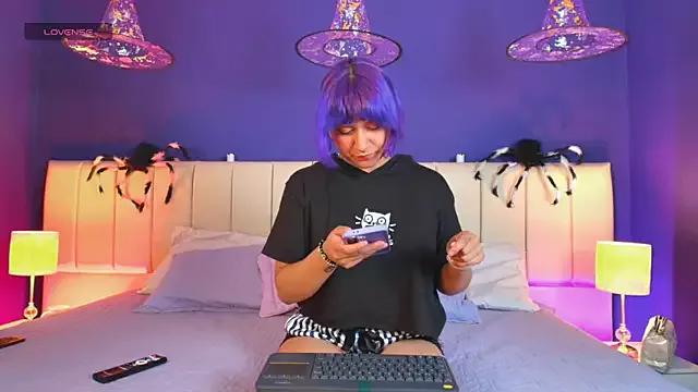 LuanEter from StripChat is Freechat