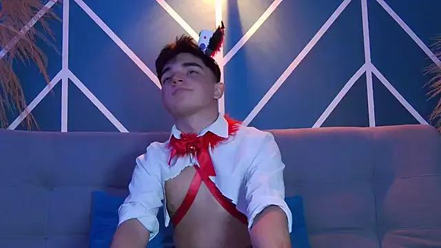 Discover our girls online shows and discover the company of countless livestreamers, with stunning shapes, sex toys and more.