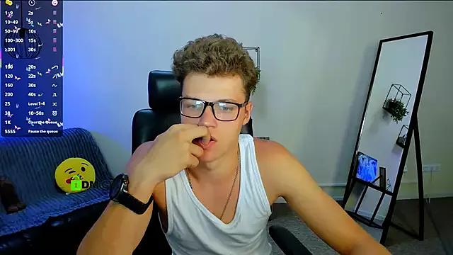 lucas_long_ from StripChat is Freechat