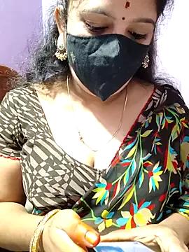 luci-queen from StripChat is Freechat