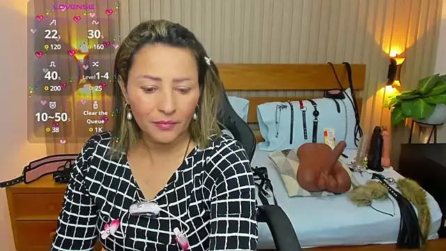 luciana_ballesteros_ from StripChat is Freechat