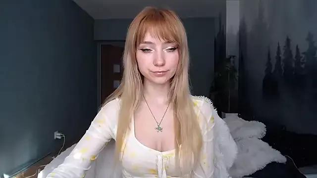 Discover our girls online shows and discover the company of countless livestreamers, with stunning shapes, sex toys and more.