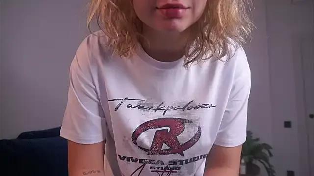 LucilaLevasseur from StripChat is Freechat