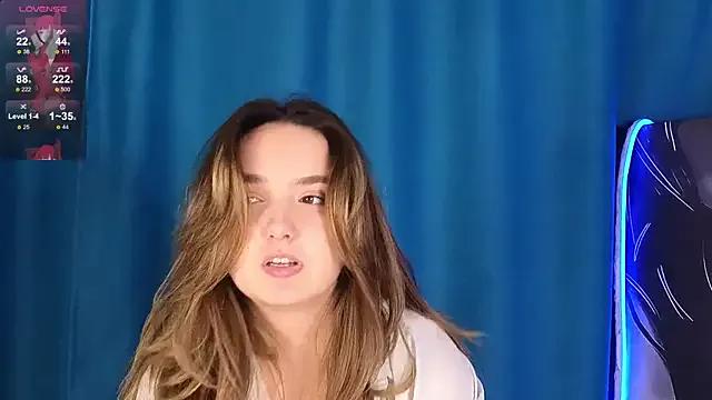 LucilleMcBride from StripChat is Freechat
