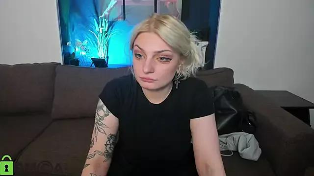 lucky_vivi_go from StripChat is Freechat