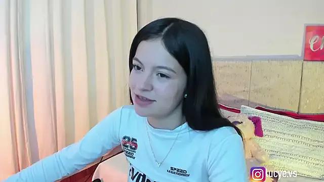 LucyEvans_ from StripChat is Freechat