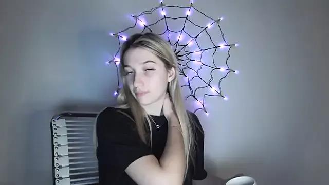 Lucyreeel_ from StripChat is Freechat