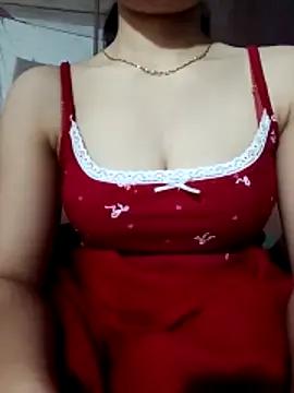 LucyyLy from StripChat is Freechat