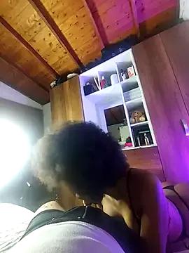 Lucyymaximo webcams show profile image 