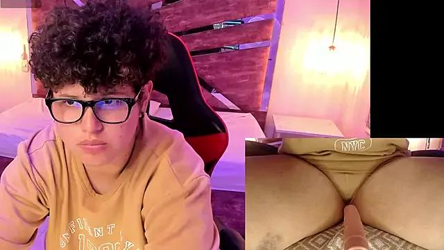 Discover our girls online shows and discover the company of countless livestreamers, with stunning shapes, sex toys and more.