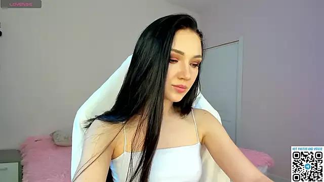 Lulu1eee from StripChat is Freechat