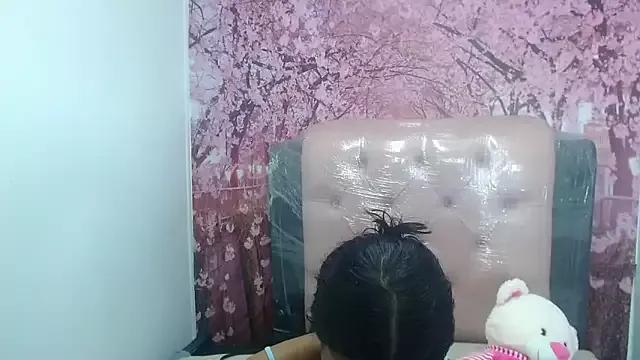 Lulu_James from StripChat