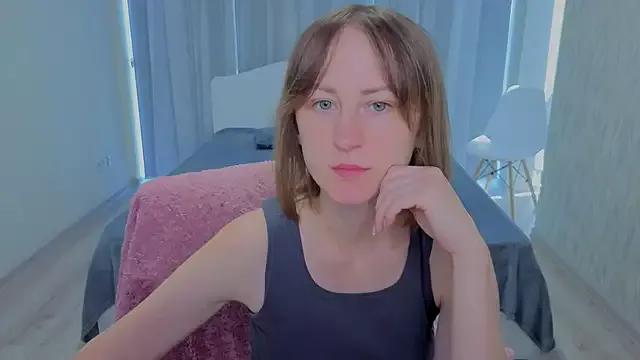Discover our girls online shows and discover the company of countless livestreamers, with stunning shapes, sex toys and more.