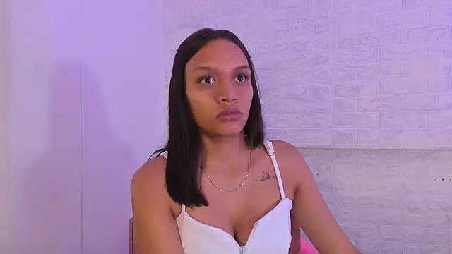 LuluGlow from StripChat
