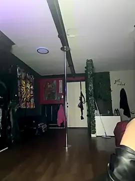 Luluof webcams show profile image 