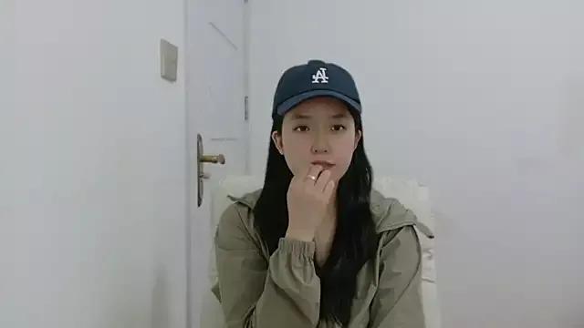 Luna-li0001 webcams show profile image 