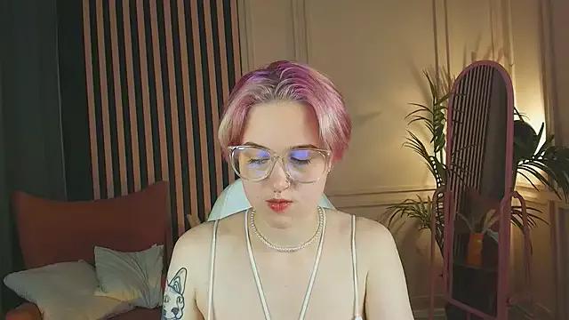 luna__light from StripChat is Freechat