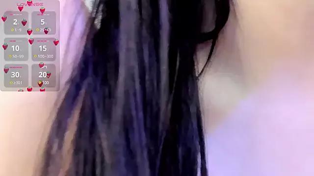 Discover our girls online shows and discover the company of countless livestreamers, with stunning shapes, sex toys and more.