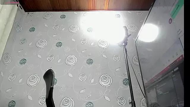 luna_evaa from StripChat is Freechat