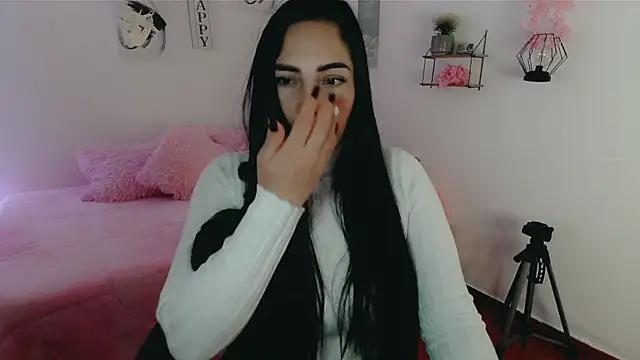 Discover our girls online shows and discover the company of countless livestreamers, with stunning shapes, sex toys and more.