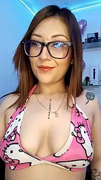 Discover our girls online shows and discover the company of countless livestreamers, with stunning shapes, sex toys and more.