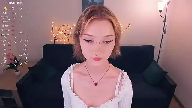 Luna_wave from StripChat is Freechat
