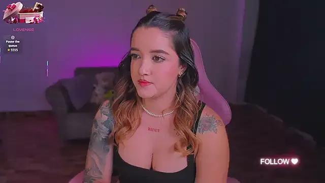 Lunaarose webcams show profile image 