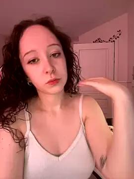 Discover our girls online shows and discover the company of countless livestreamers, with stunning shapes, sex toys and more.