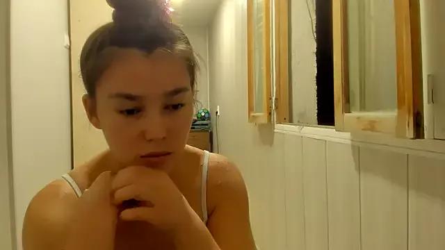 Discover our girls online shows and discover the company of countless livestreamers, with stunning shapes, sex toys and more.