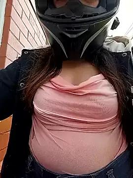 Lunna_azul from StripChat is Freechat