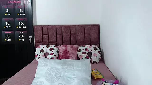 Lunna_desire from StripChat is Freechat