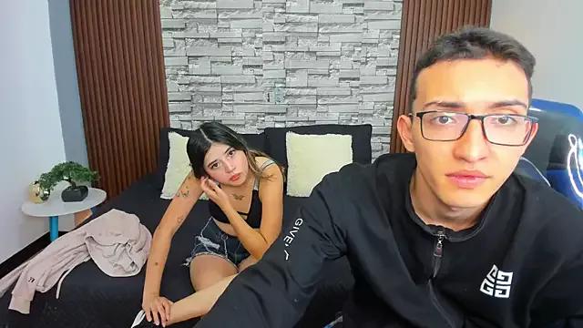 Discover our girls online shows and discover the company of countless livestreamers, with stunning shapes, sex toys and more.