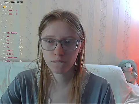 Discover our girls online shows and discover the company of countless livestreamers, with stunning shapes, sex toys and more.