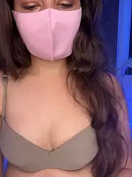 Discover our girls online shows and discover the company of countless livestreamers, with stunning shapes, sex toys and more.
