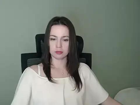 Discover our girls online shows and discover the company of countless livestreamers, with stunning shapes, sex toys and more.