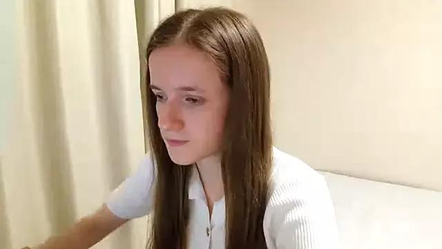 Discover our girls online shows and discover the company of countless livestreamers, with stunning shapes, sex toys and more.