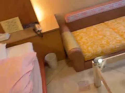 LuuLee0804 from StripChat