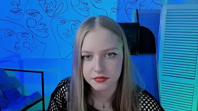 LuunaWiinters from StripChat