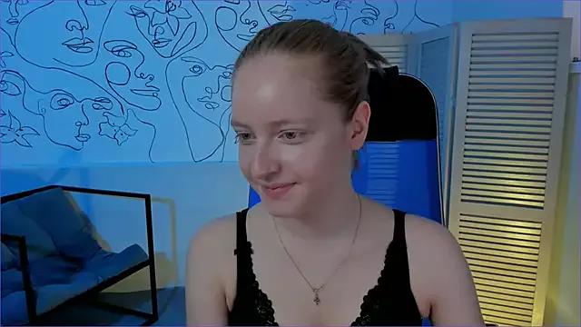 LuunaWiinters from StripChat