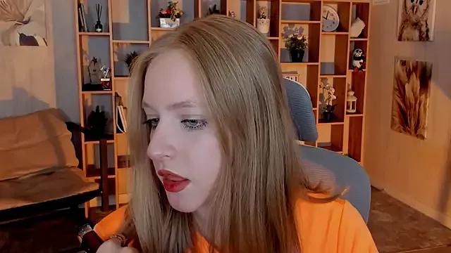 LuunaWiinters from StripChat
