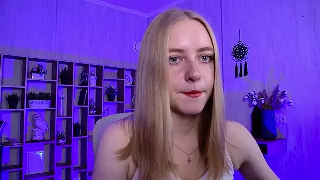 LuunaWiinters from StripChat
