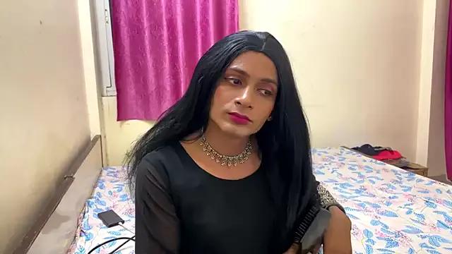 LuvLayla from StripChat
