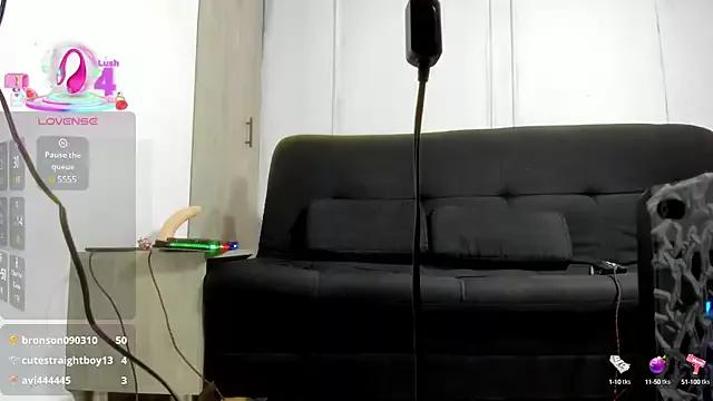 Discover our girls online shows and discover the company of countless livestreamers, with stunning shapes, sex toys and more.
