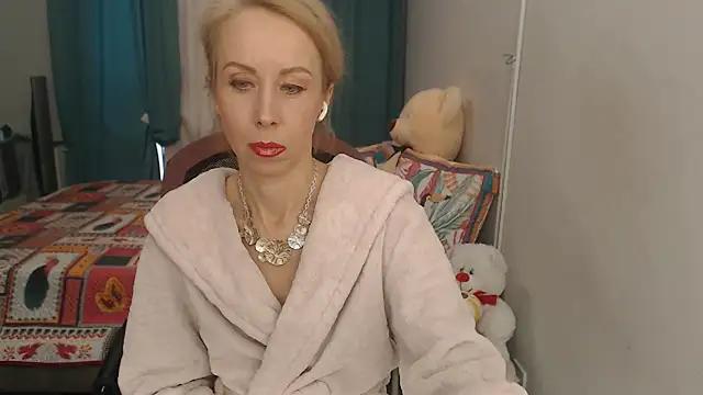 LuxuryNika from StripChat