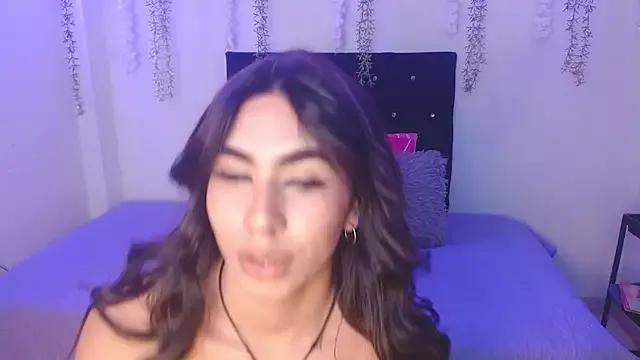 Lyaa_Cute from StripChat