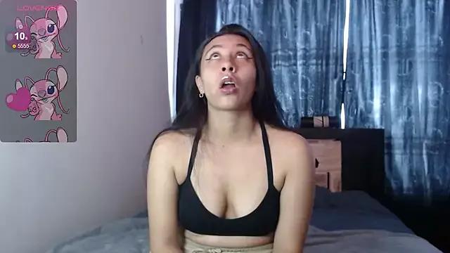 lylah_bluee1 from StripChat